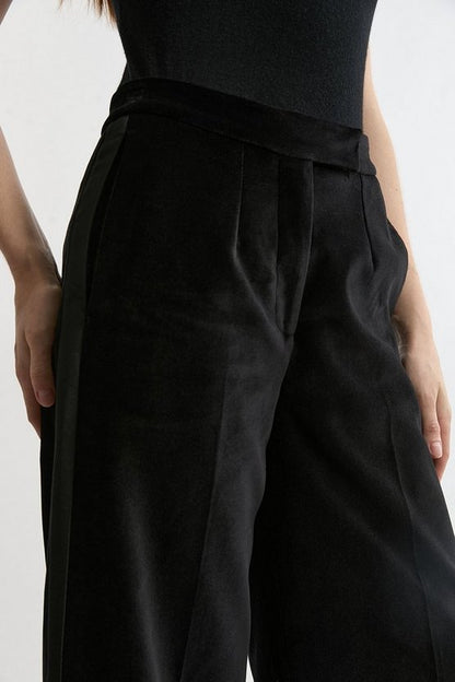 Velvet Grosgrain Detail Slim Fit Suit