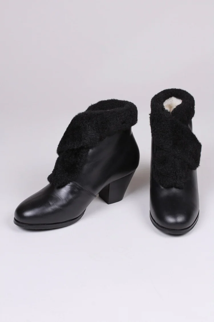 40s and 50s style pump booties with wool