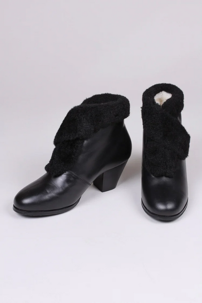 40s and 50s style pump booties with wool