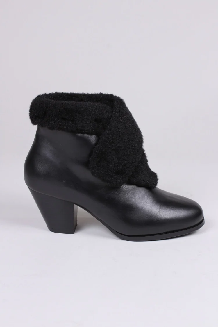 40s and 50s style pump booties with wool
