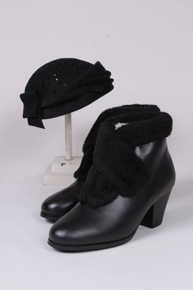 40s and 50s style pump booties with wool