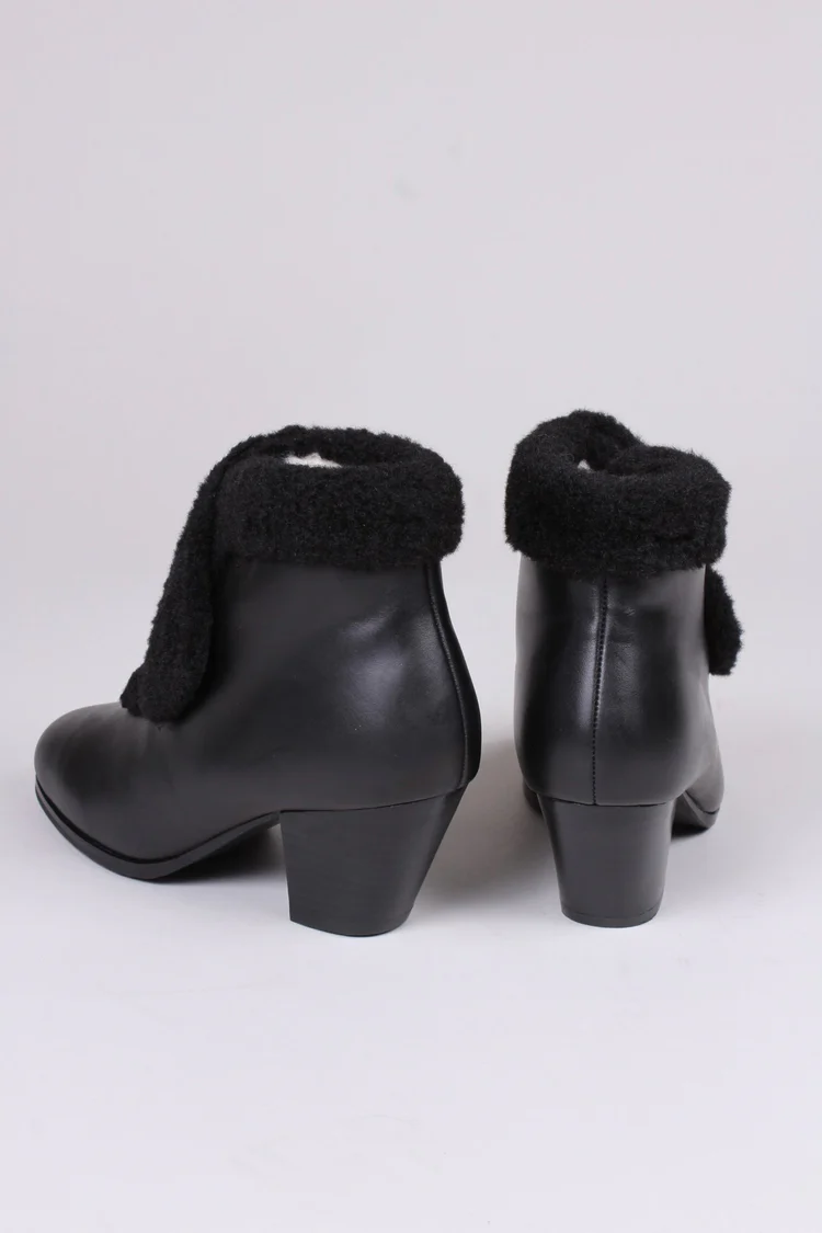 40s and 50s style pump booties with wool