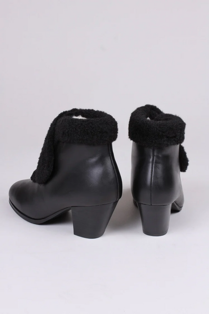 40s and 50s style pump booties with wool