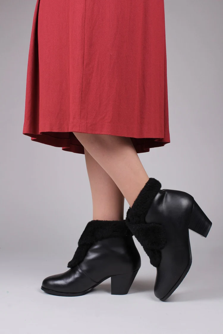 40s and 50s style pump booties with wool