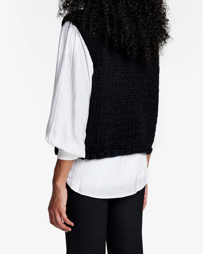 Hand-knitted Sleeveless Turtleneck Sweater