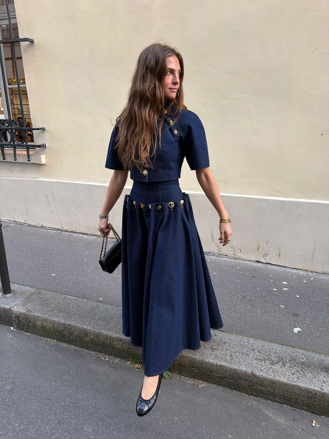 Elegant Fitted Denim Skirt with Front Button Closure