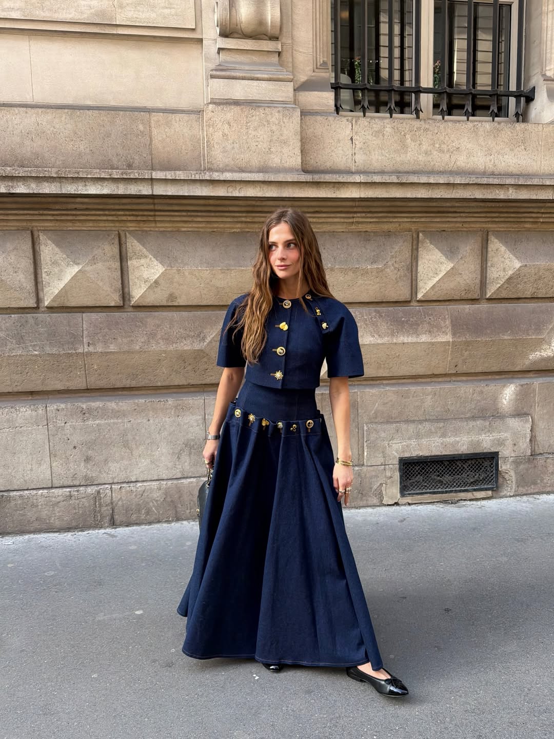 Elegant Fitted Denim Skirt with Front Button Closure