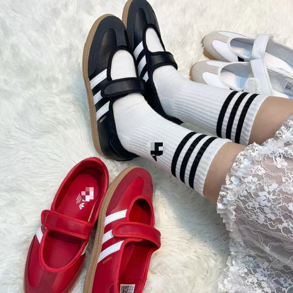 Velcro-fastened ballet flats with non-slip rubber soles