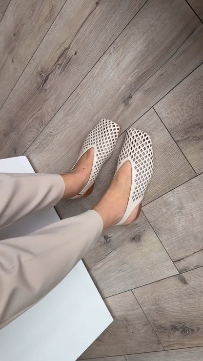 Perforated leather shoes