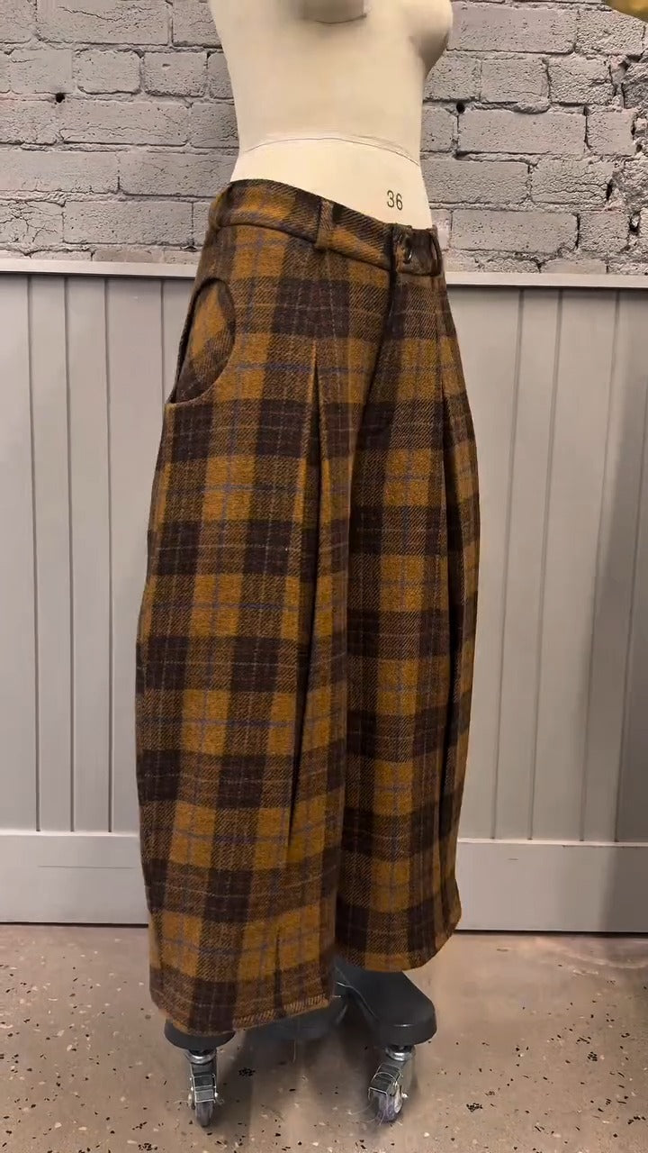 Checkered Pleated Wide-Leg Pants