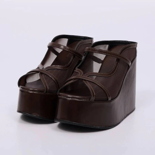Women's strappy wedge sandals