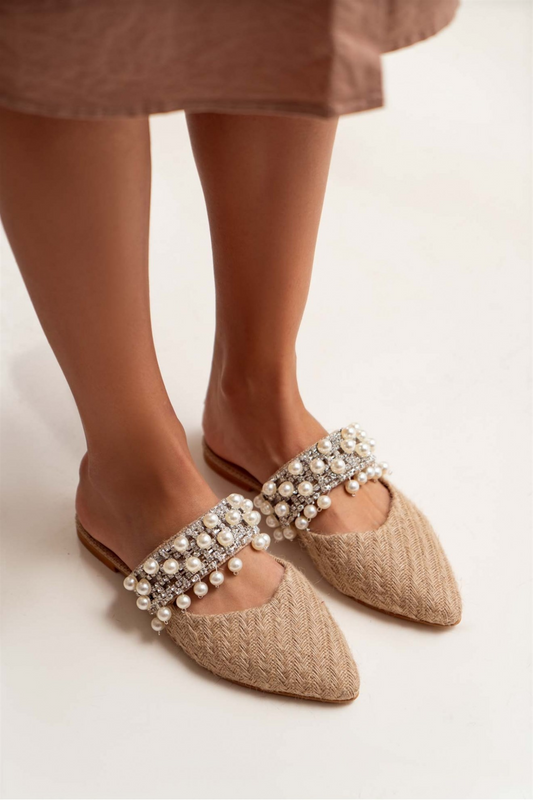 Straw Pearl Women’s Slippers