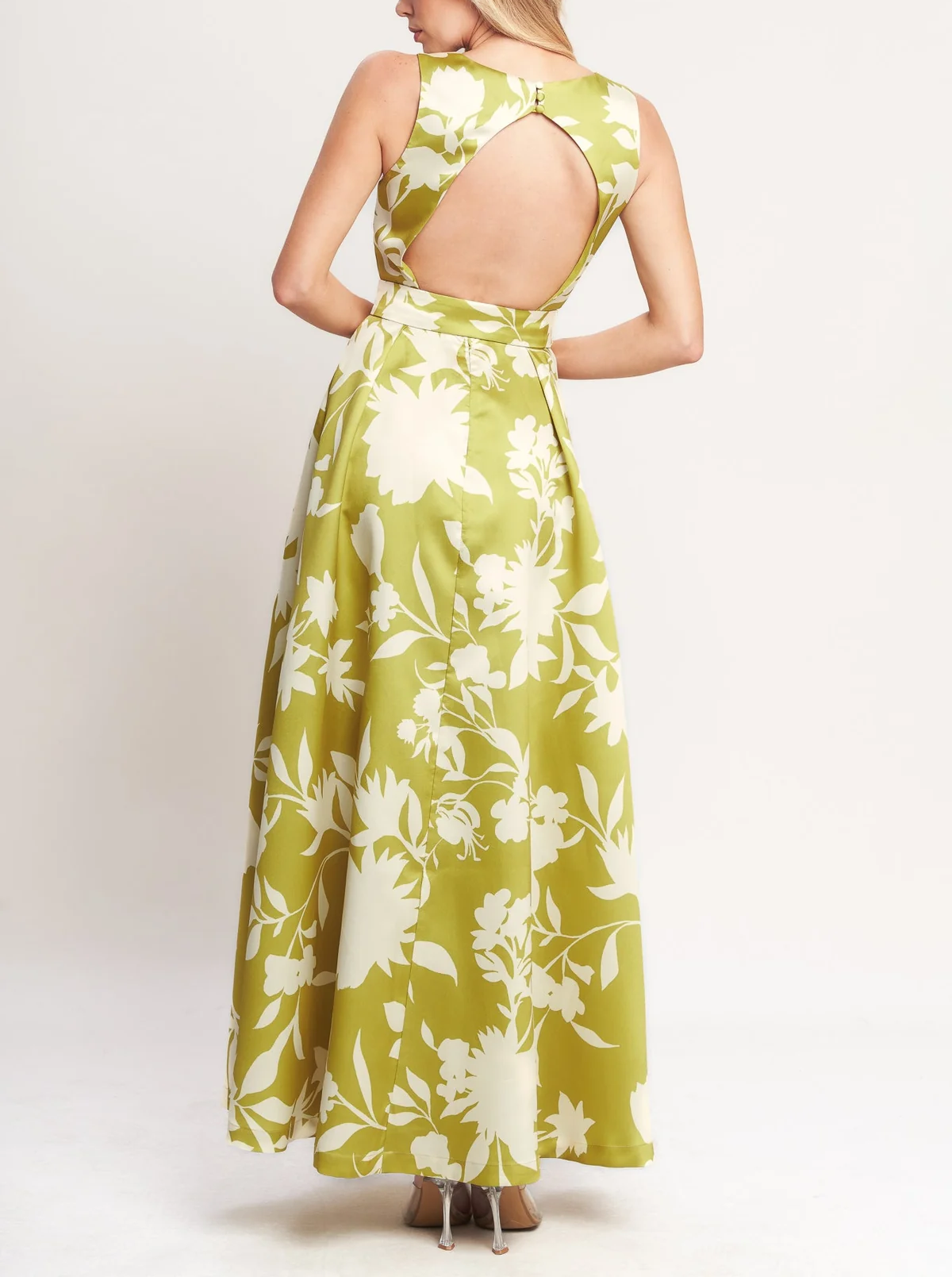 Sleeveless printed dress with belt