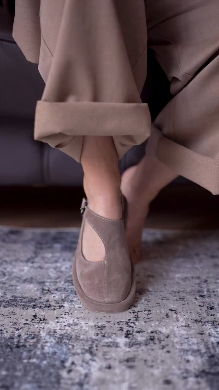 Suede Harlem round toe sandle