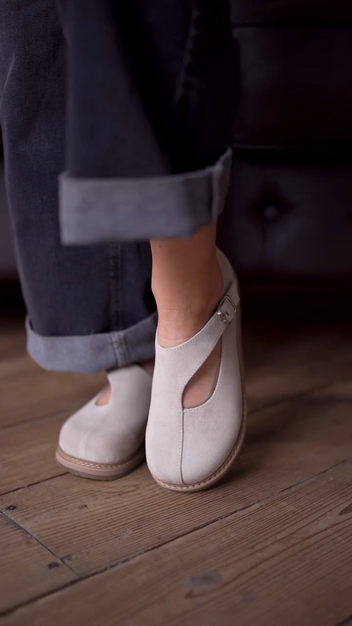 Suede Harlem round toe sandle