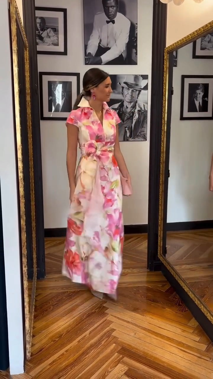Sleeveless printed dress with a stand-up collar